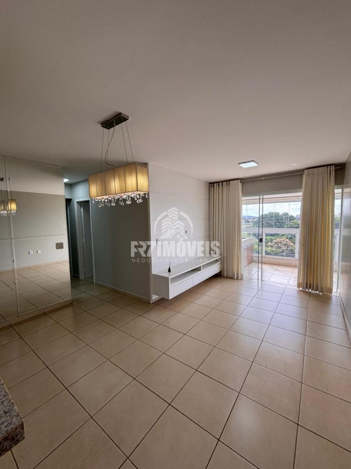 APARTAMENTO DE 3 QUARTOS SENDO 1 SUÍTE NO VARANDAS DE COPACABANA – GOIÂNIA/GO