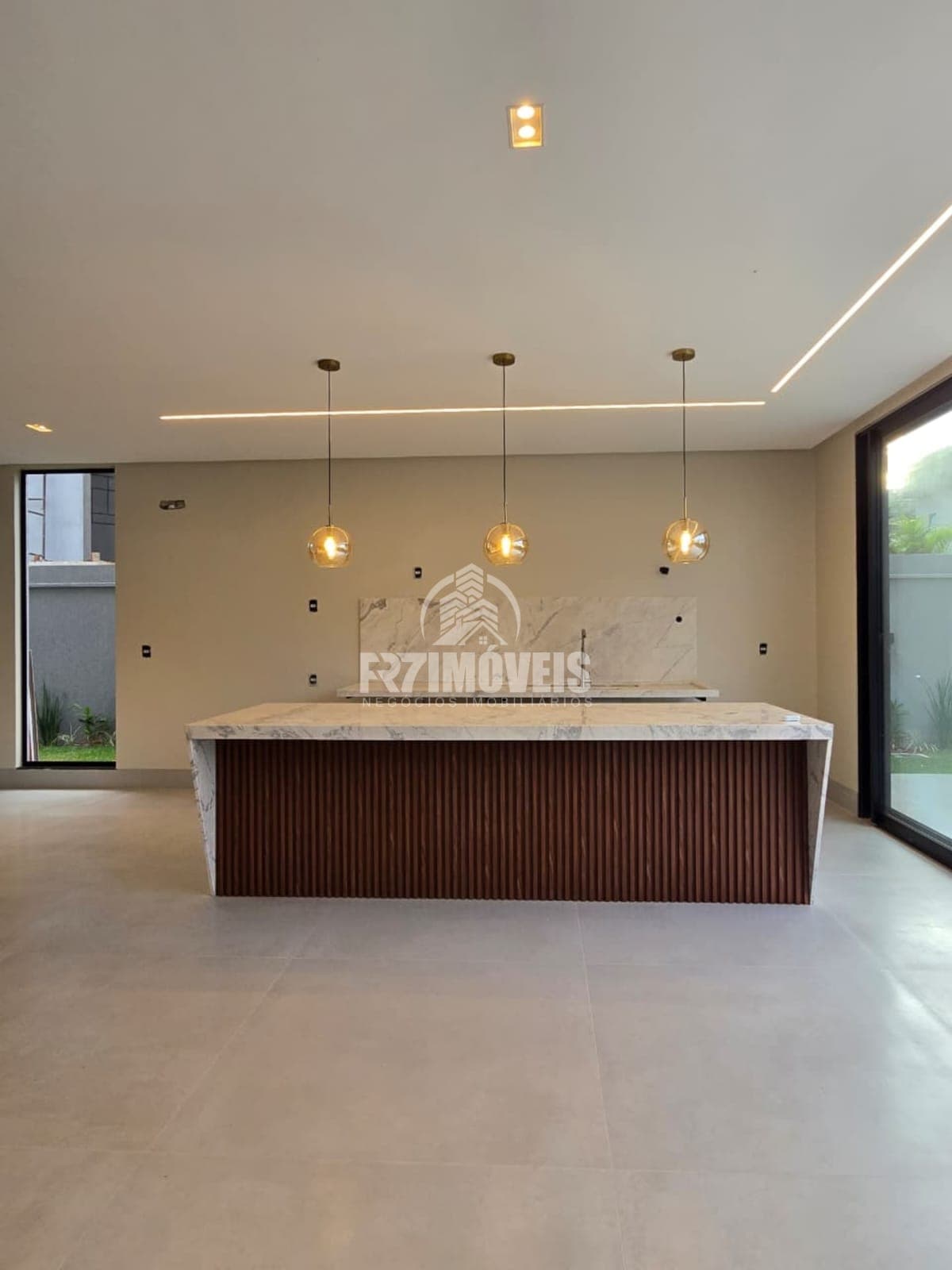 CASA DE ALTO PADRÃO NO CONDOMÍNIO VILLAGIO TOSCANA - GOIÂNIA/GO