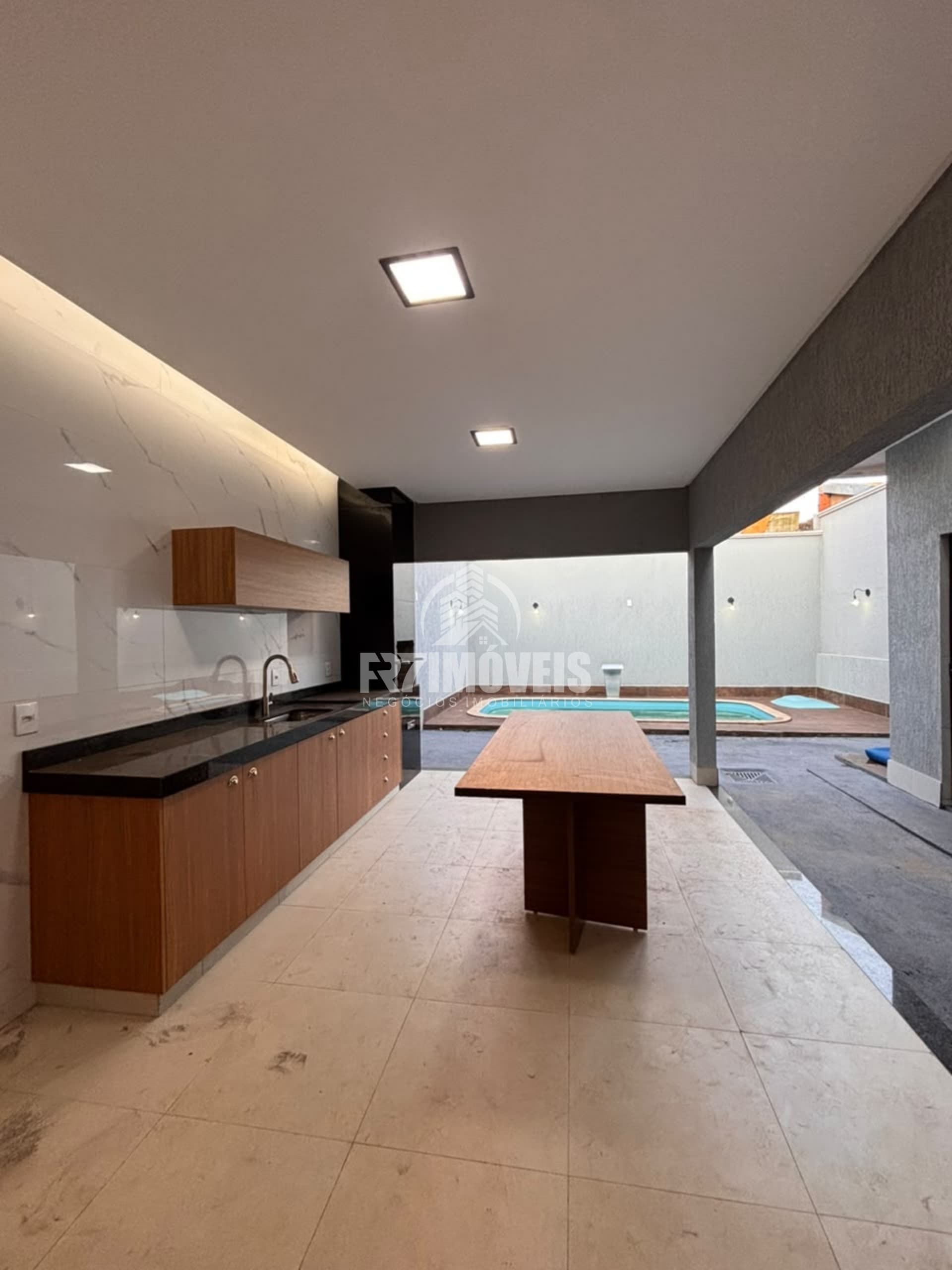 LINDA CASA NO SETOR CAPUAVA - GOIÂNIA/GO