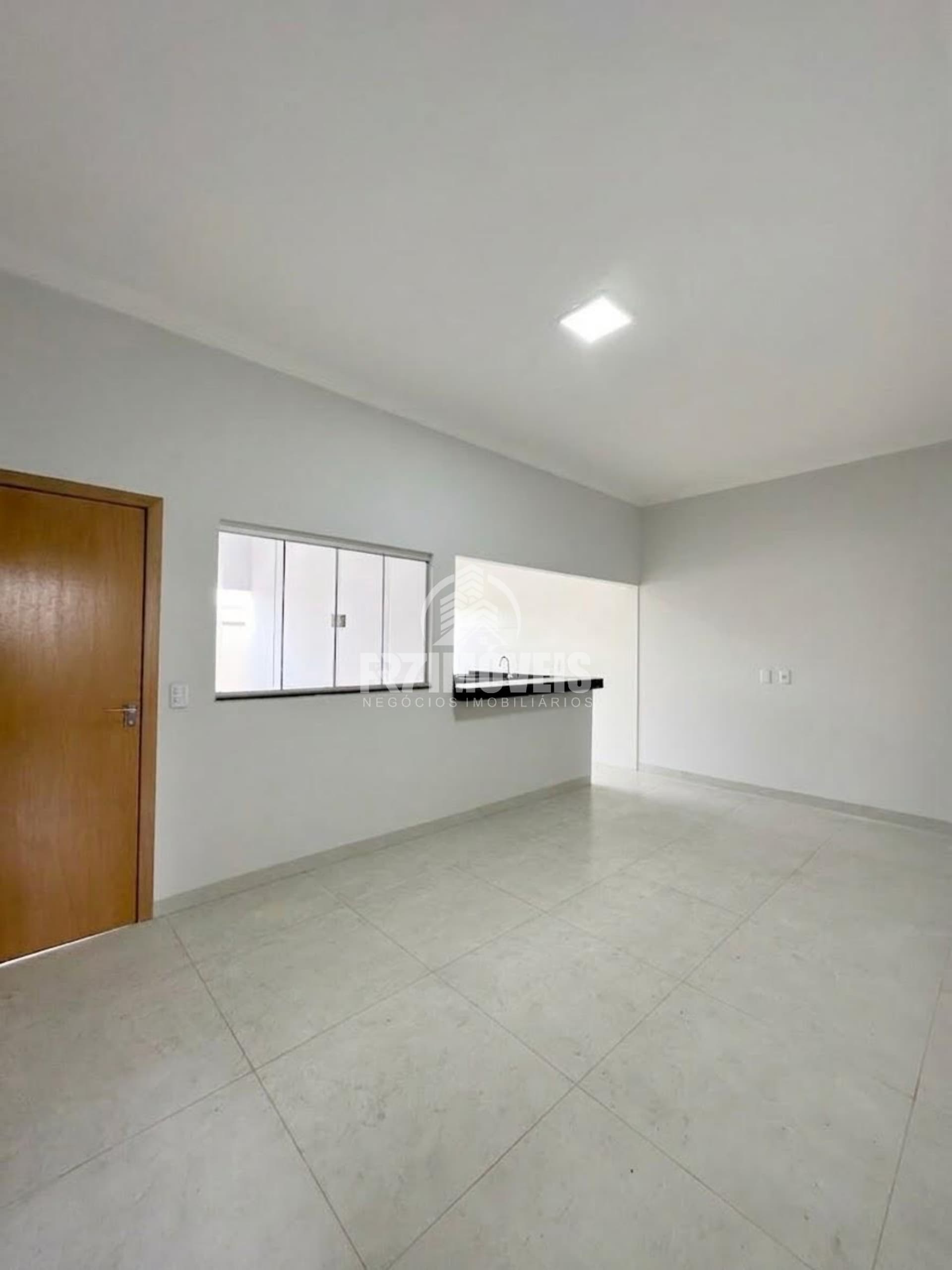 CASA COM QUINTAL NO SETOR RESIDENCIAL PETRÓPOLIS - GOIÂNIA/GO