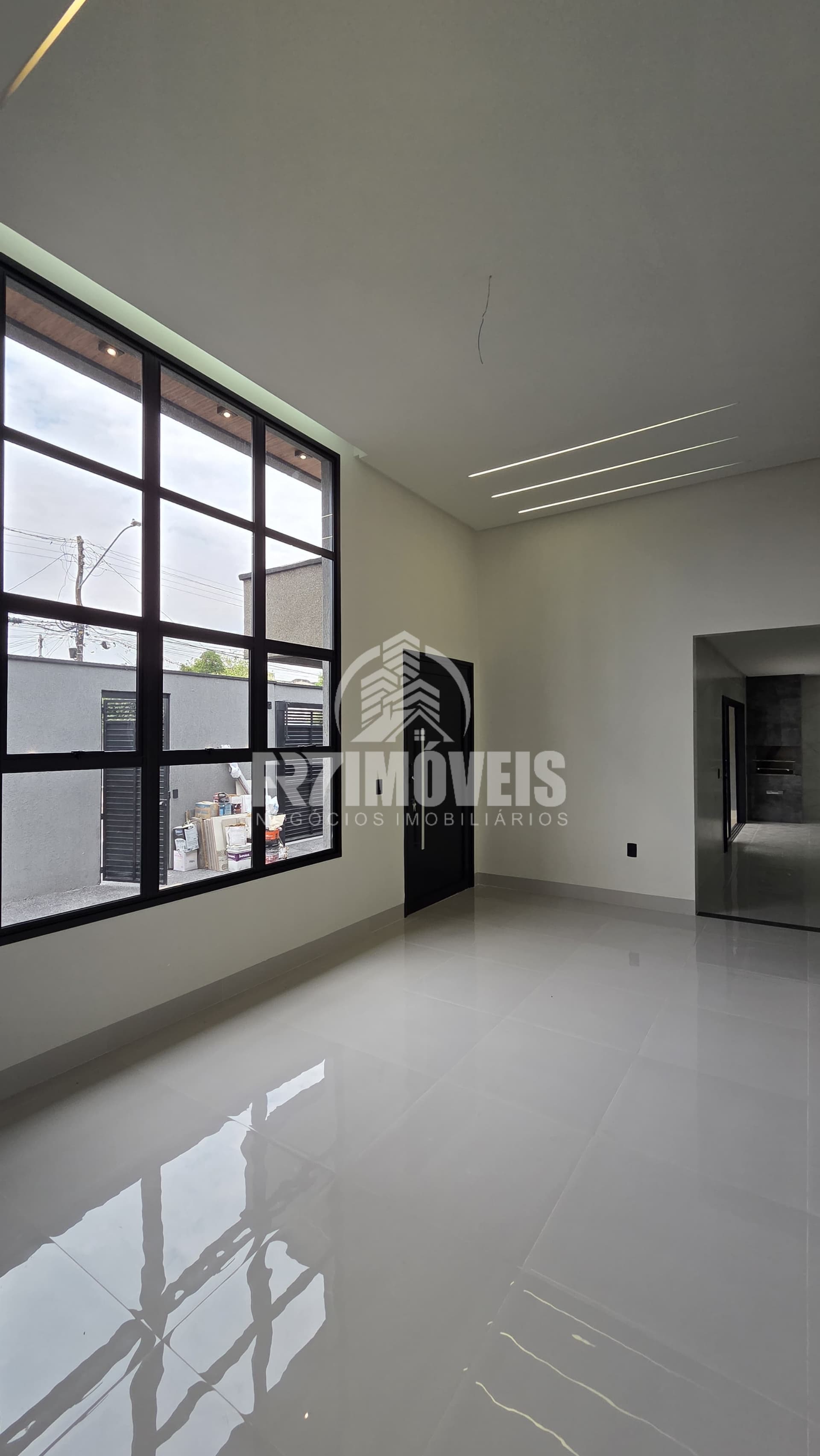 CASA MODERNA NO SETOR CASTELO BRANCO – GOIÂNIA/GO
