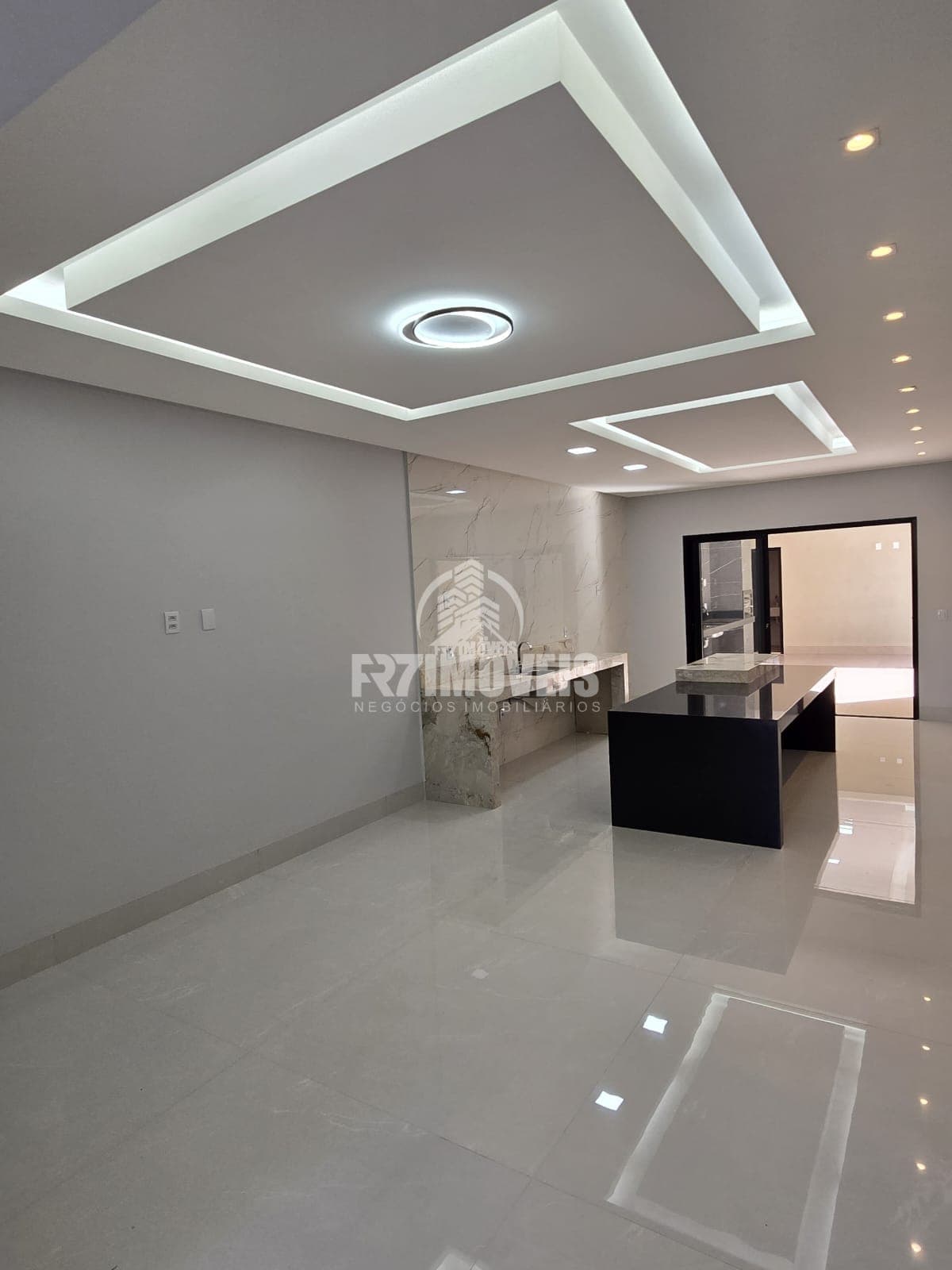 CASA DE ALTO PADRÃO NO RESIDENCIAL BARRAVENTO - GOIÂNIA/GO