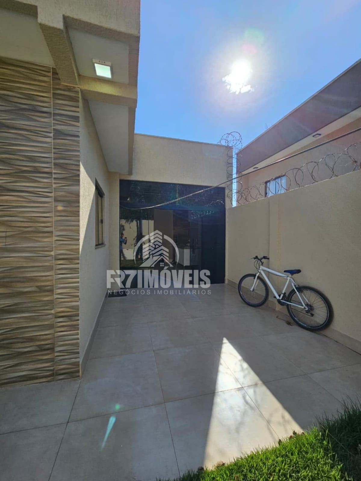 CASA NO RESIDENCIAL GUAREMA - GOIÂNIA/GO