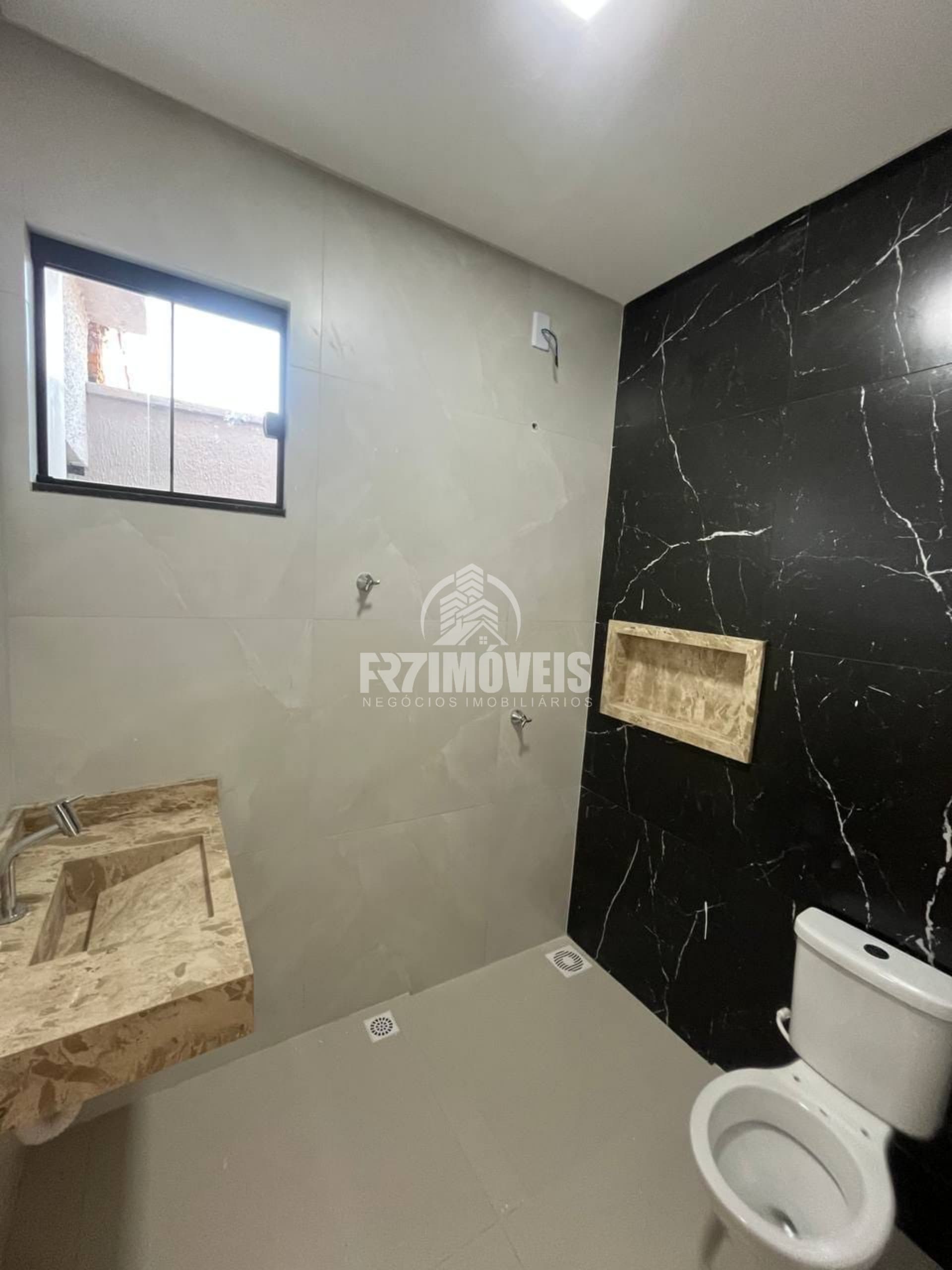 CASA ENTRADA BAIXA NO SETOR BAIRRO FLORESTA – GOIÂNIA/GO