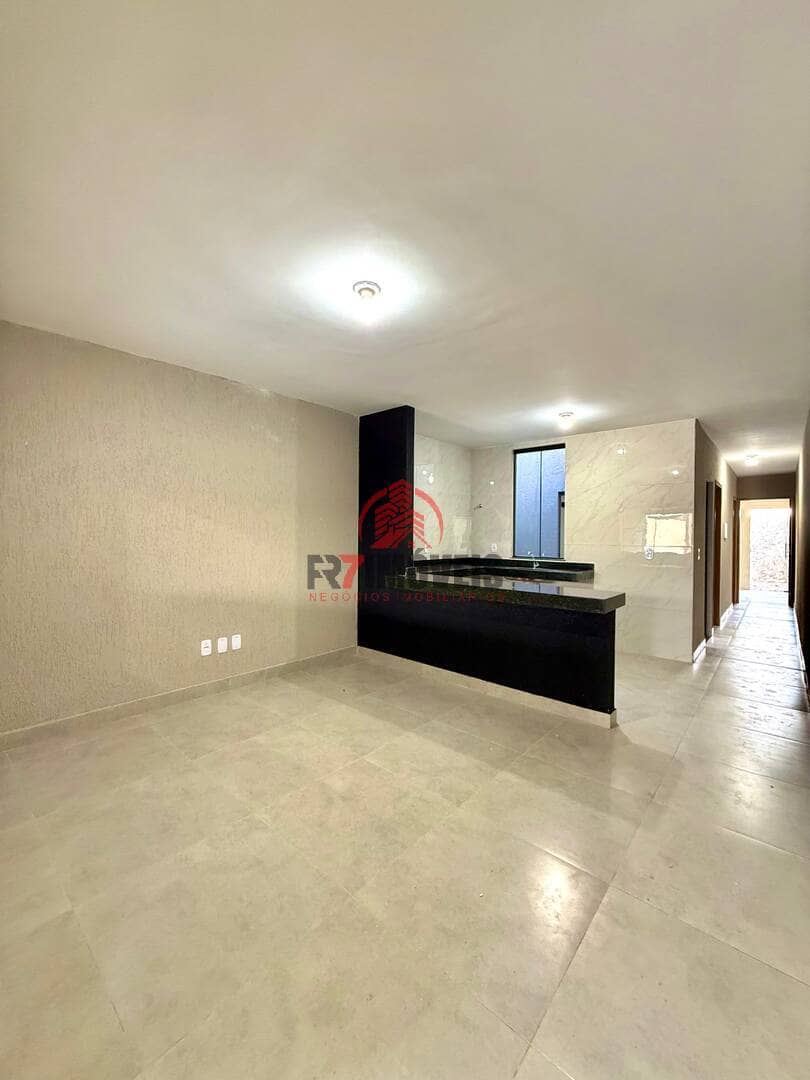 CASA 2 QUARTOS COM QUINTAL NO RESIDENCIAL VIEIRA - TRINDADE/GO