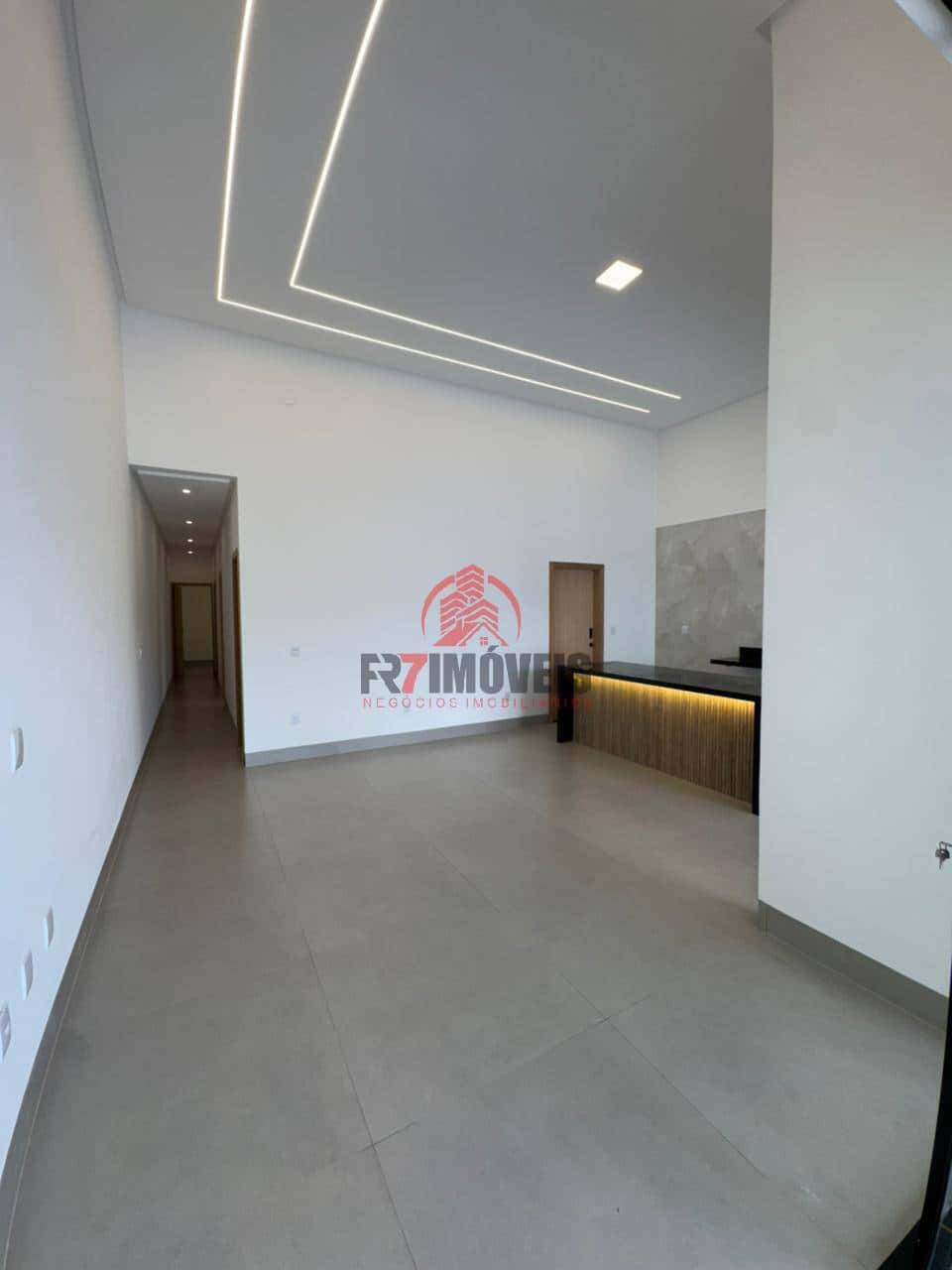 CASA COM ENTRADA BAIXA NO RECREIO PANORAMA - GOIÂNIA/GO