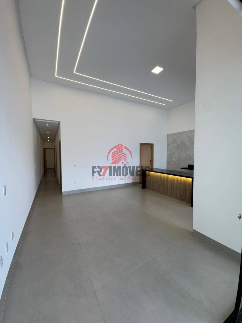CASA COM ENTRADA BAIXA NO RECREIO PANORAMA - GOIÂNIA/GO