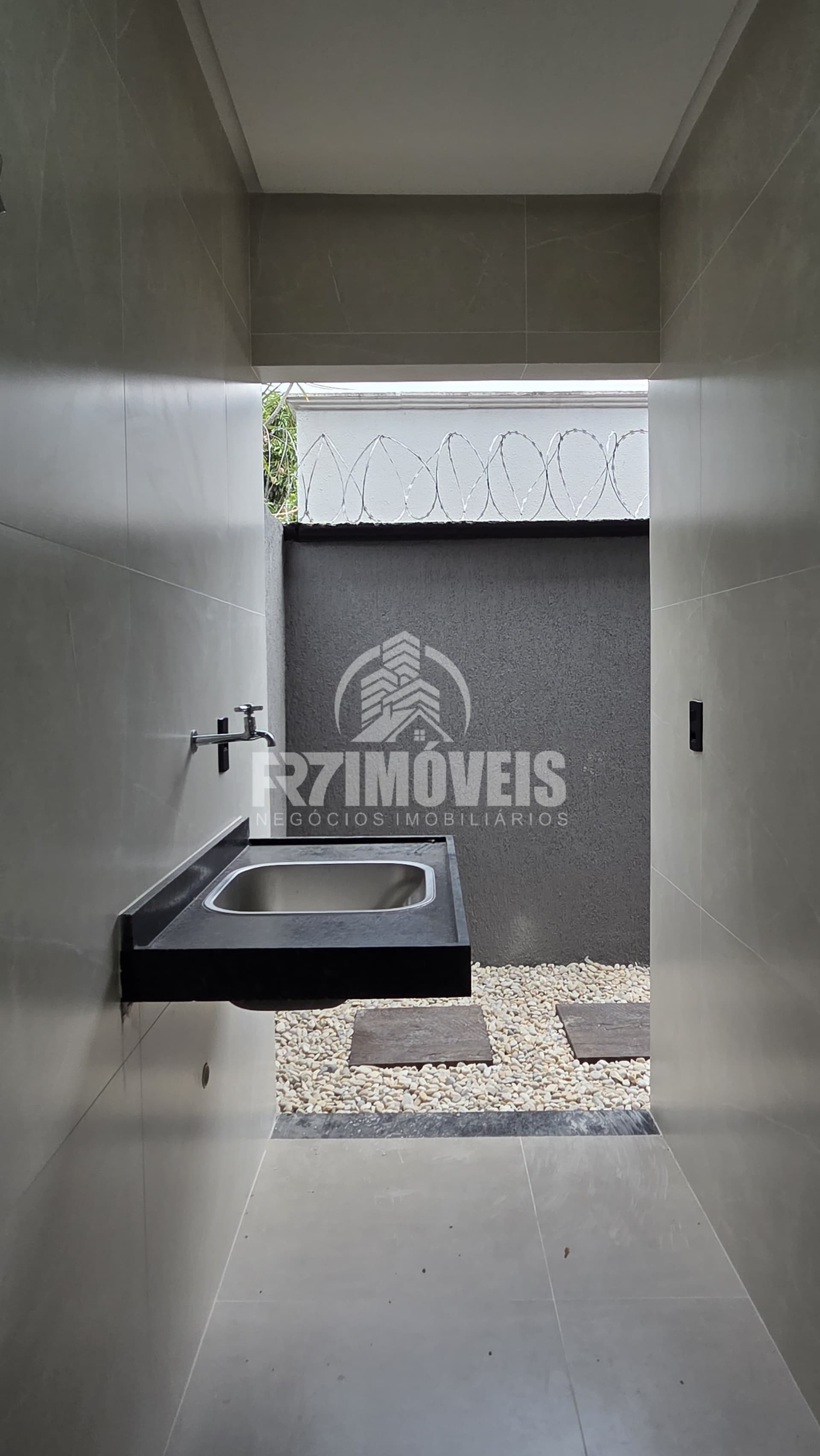 CASA MODERNA NO SETOR CASTELO BRANCO – GOIÂNIA/GO