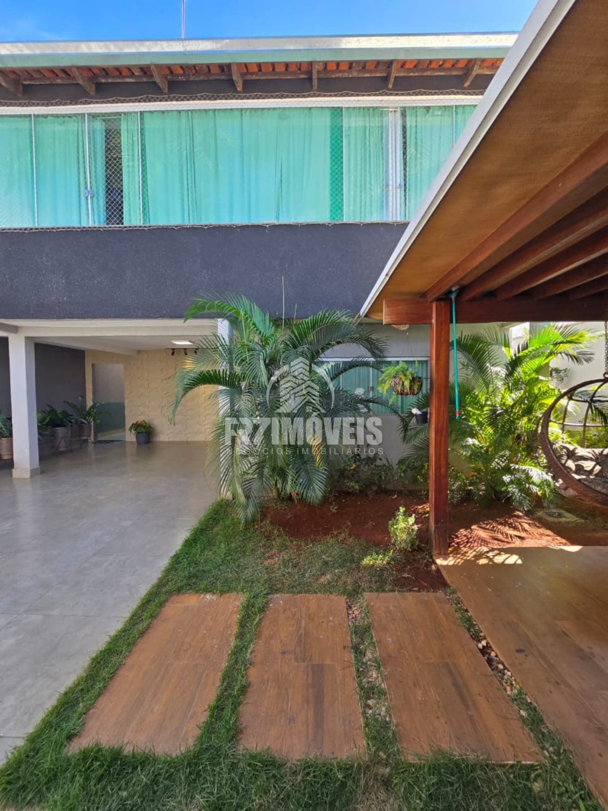 Sobrado 4Q, 2S - Rica em armários e lazer completo c/ Jacuzi - Jardim Ipê - Goiânia/GO
