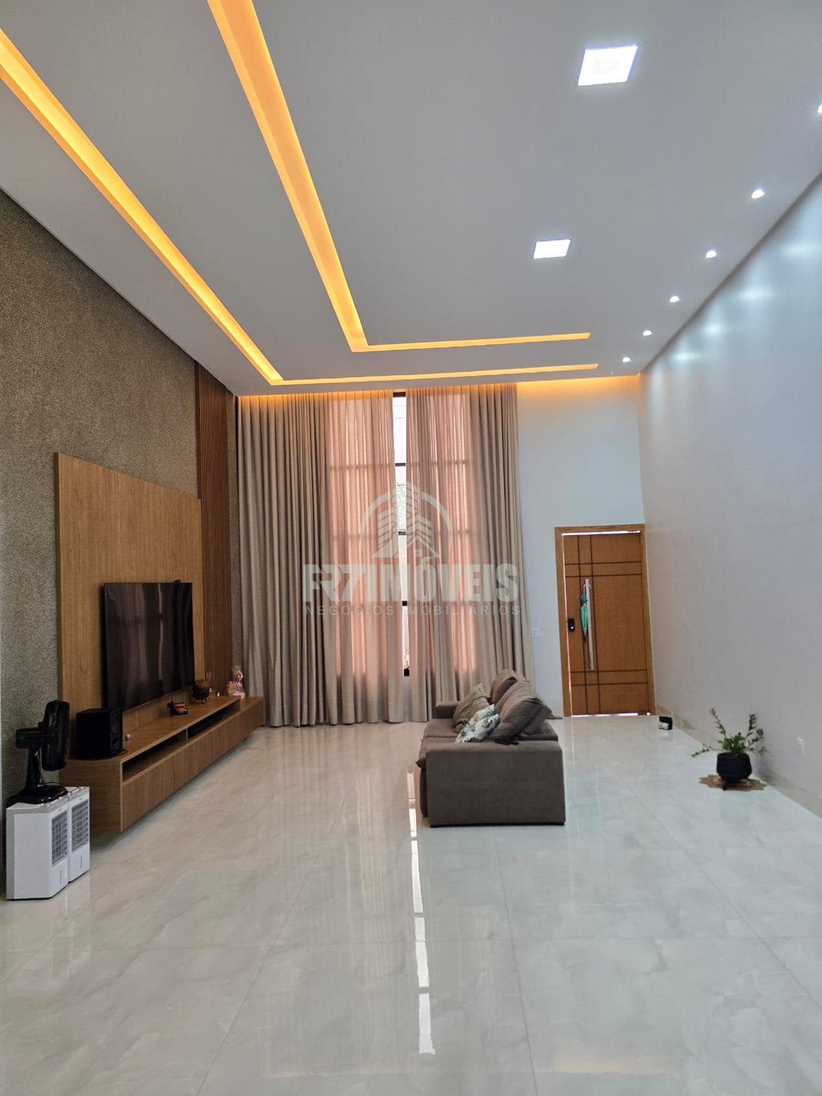 CASA ALTO PADRÃO RICA EM ARMÁRIOS NO JARDIM GRAMADO - GOIÂNIA/GO