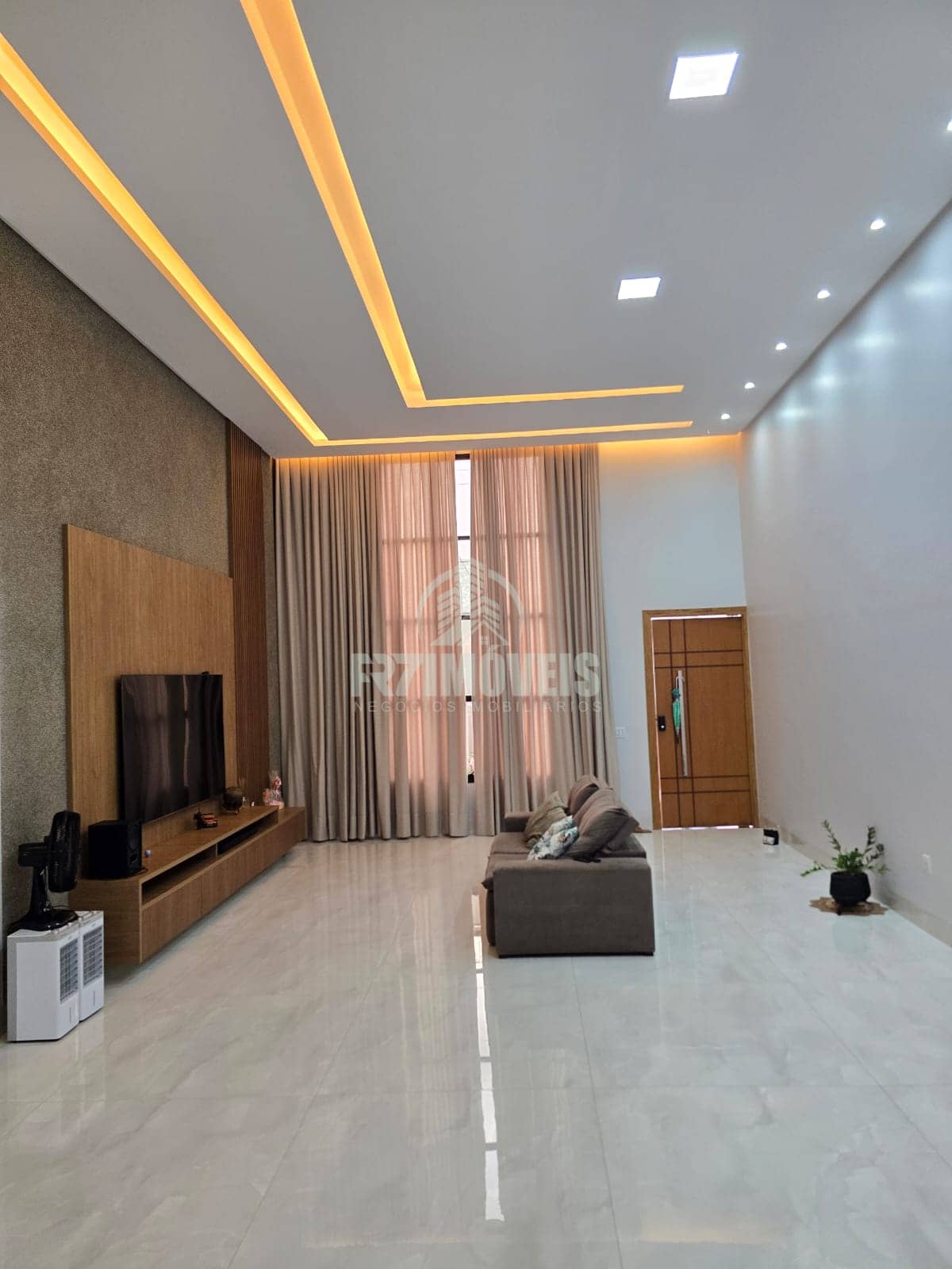 CASA ALTO PADRÃO RICA EM ARMÁRIOS NO JARDIM GRAMADO - GOIÂNIA/GO