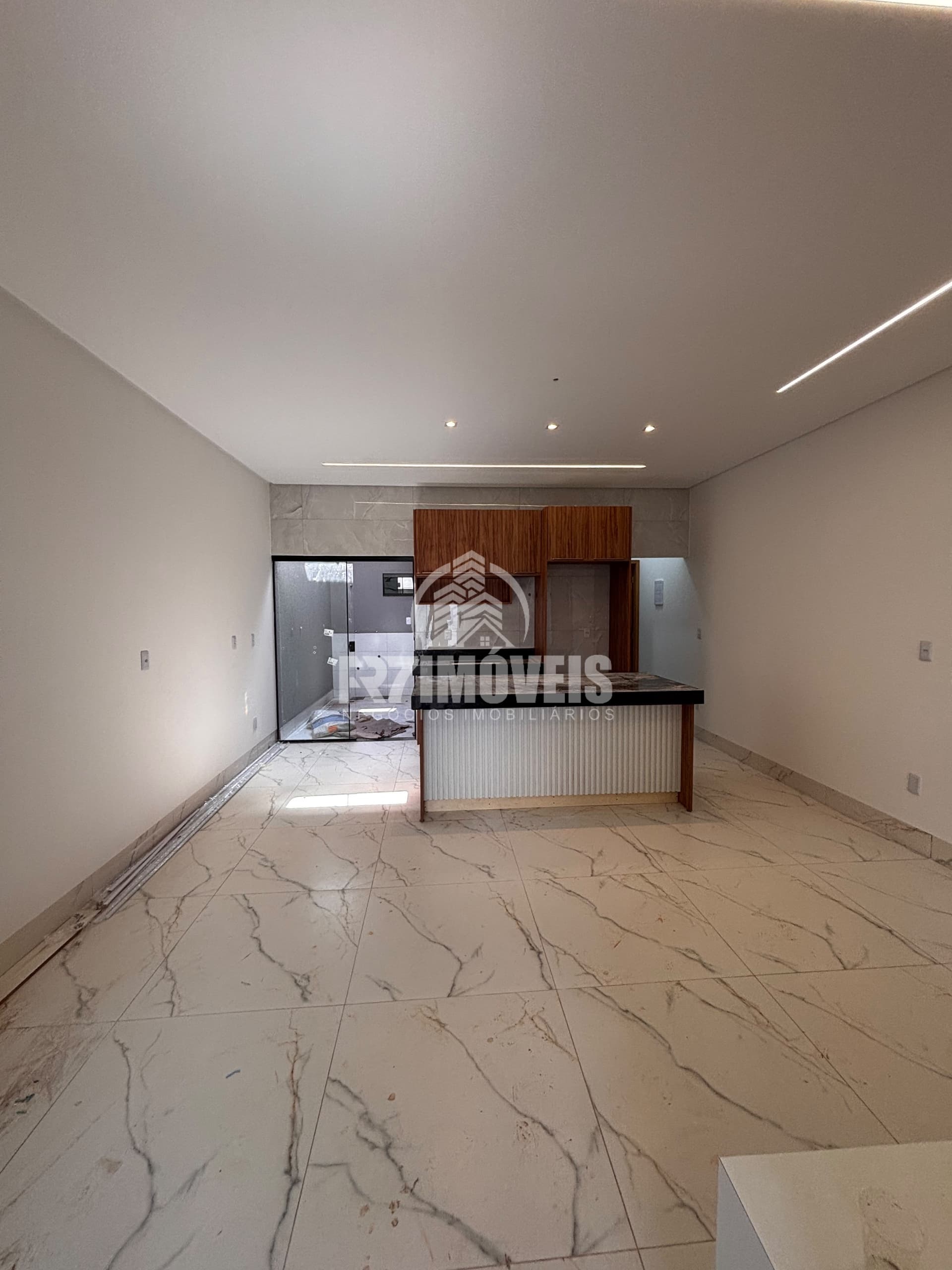 CASA COM FINO ACABAMENTO NO ESTRELA DALVA - GOIÂNIA/GO