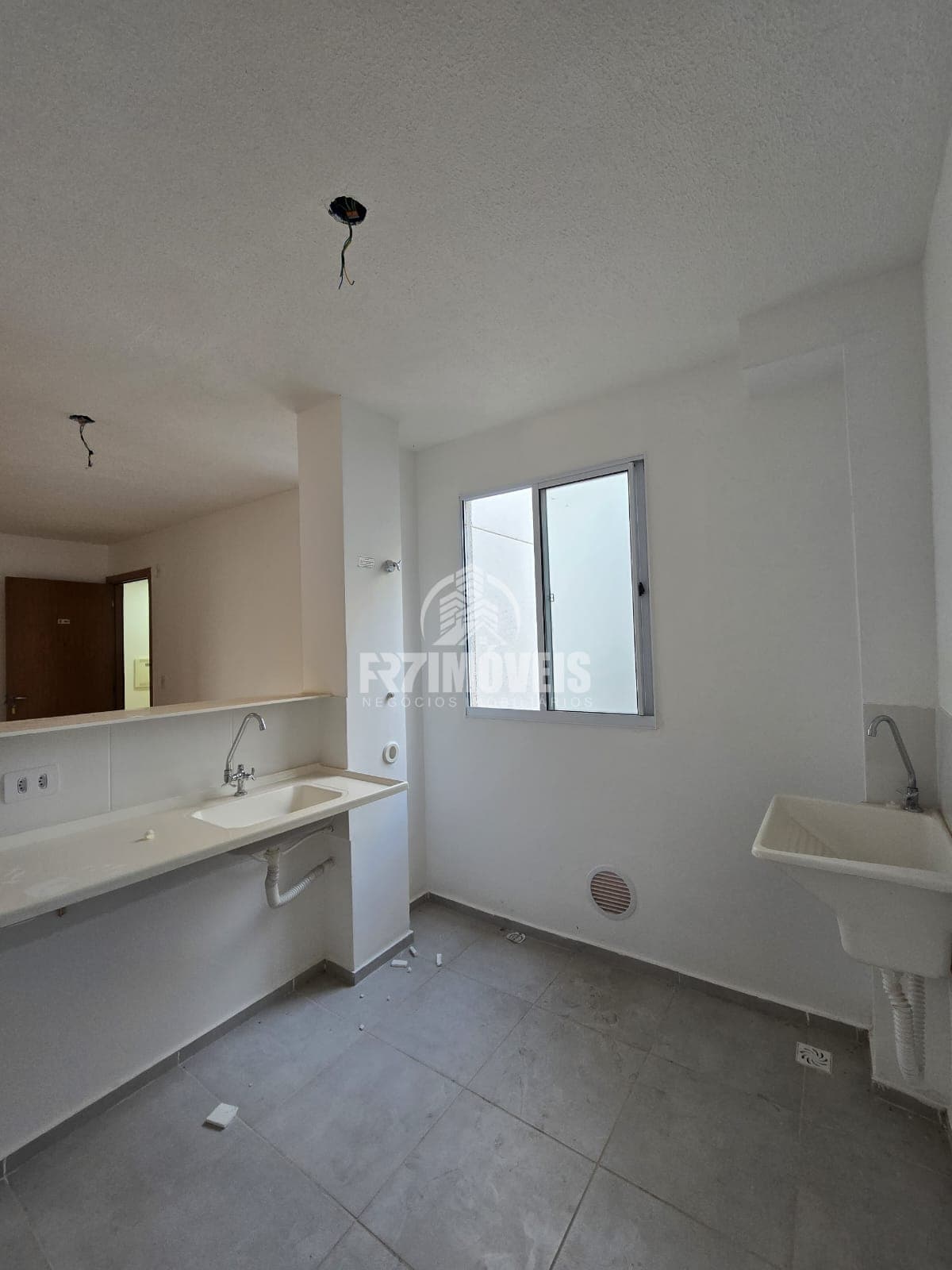 APARTAMENTO EM CONDOMÍNIO NO SETOR VILA MUTIRÃO - GOIÂNIA/GO