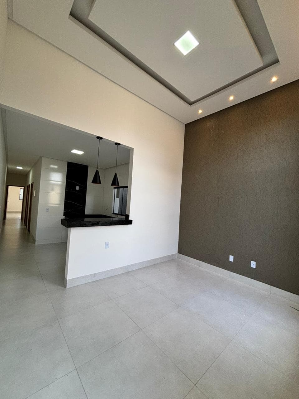 ENTRADA FACILITADA CASA 3 QUARTOS SENDO 1 SUÍTE COM QUINTAL NO RESIDENCIAL PARK SOLAR - GOIÂNIA/GO