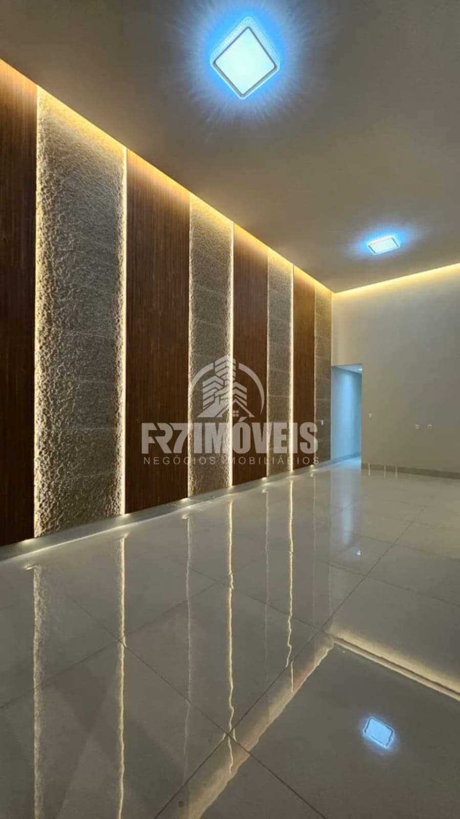 CASA DE ALTO PADRÃO NO RESIDENCIAL BARRAVENTO - GOIÂNIA/GO