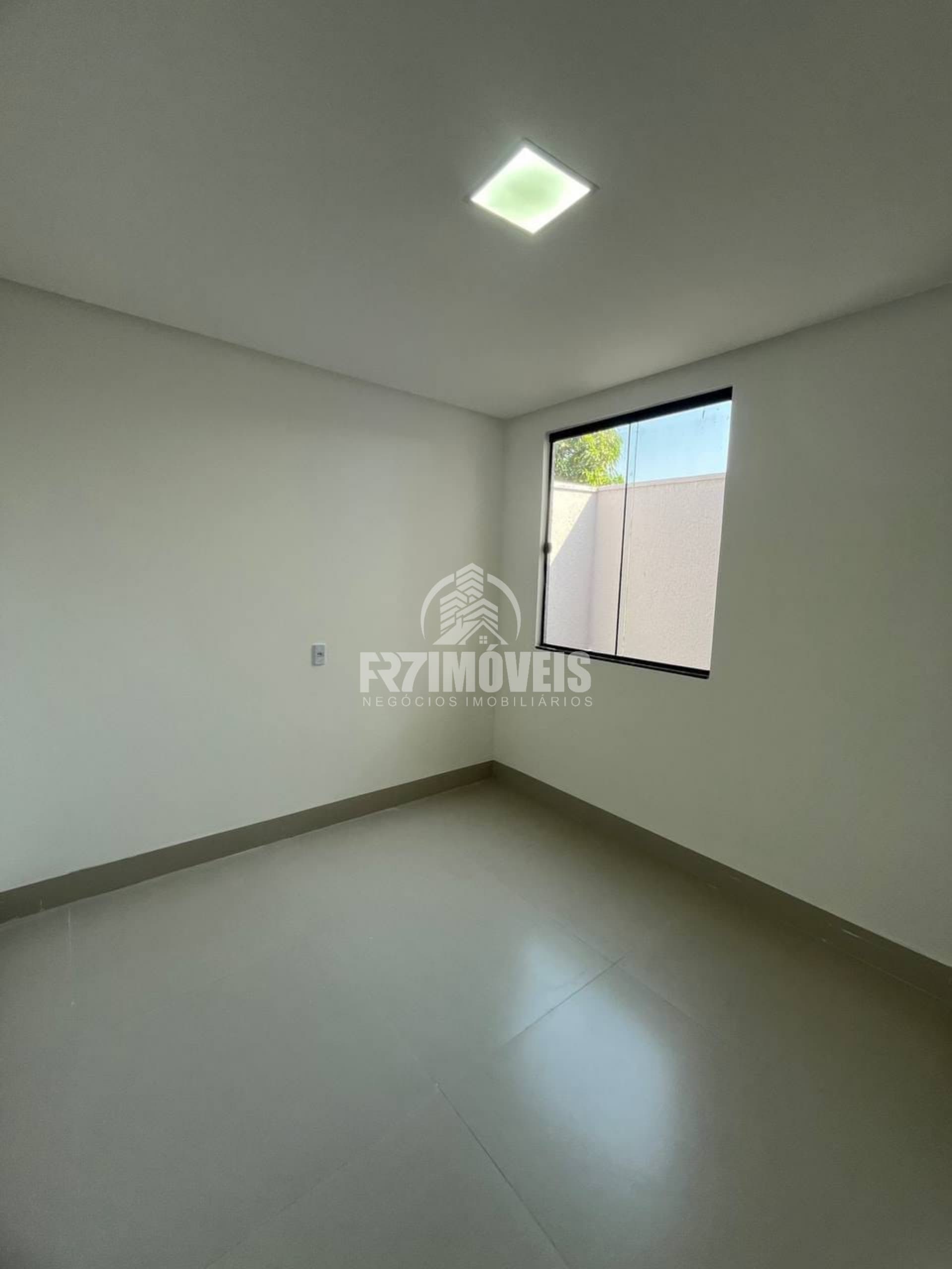 CASA ENTRADA BAIXA NO SETOR BAIRRO FLORESTA – GOIÂNIA/GO