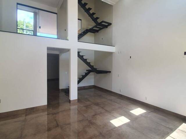 #413 - Sobrado para Venda em Goiânia - GO - 3