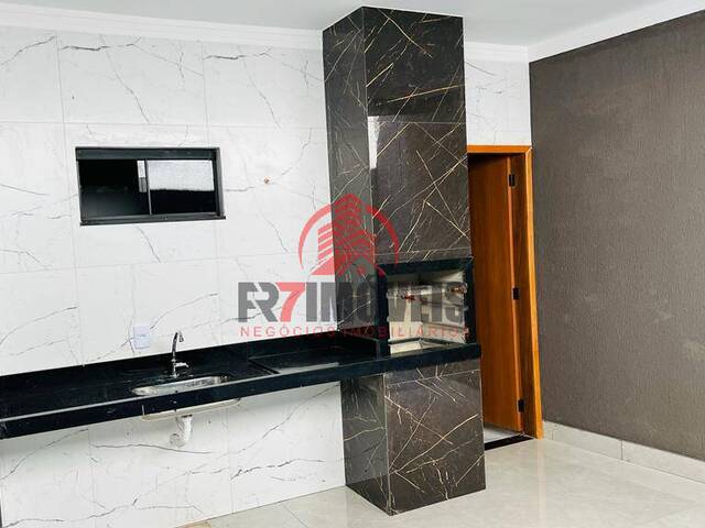 #1211 - Casa para Venda em Goiânia - GO