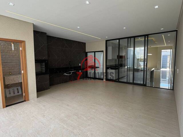 #1698 - Casa para Venda em Goiânia - GO