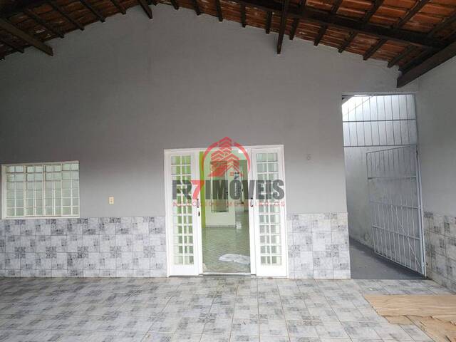 #1883 - Casa para Venda em Goiânia - GO