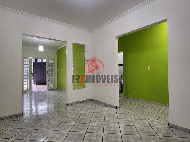 #1883 - Casa para Venda em Goiânia - GO