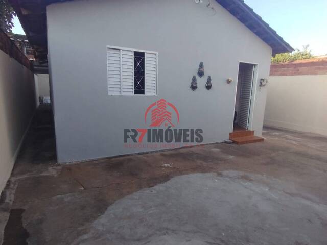 Casa para Venda em Goiânia - 3
