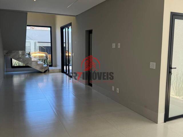 #2366 - Casa para Venda em Goiânia - GO