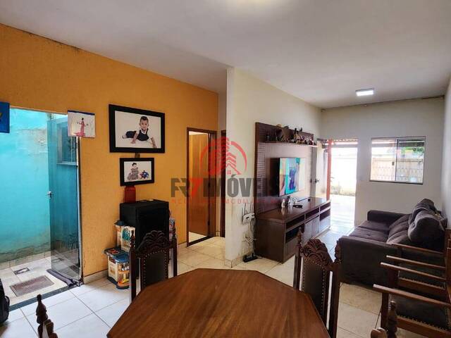 #2438 - Casa para Venda em Goiânia - GO
