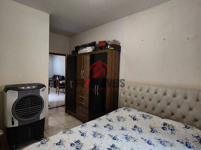 #2438 - Casa para Venda em Goiânia - GO