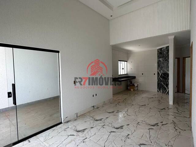 #2455 - Casa para Venda em Goiânia - GO