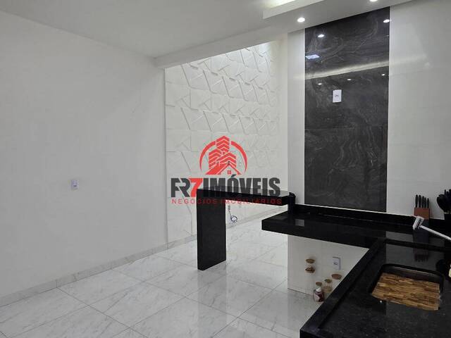 Casa para Venda em Goiânia - 3
