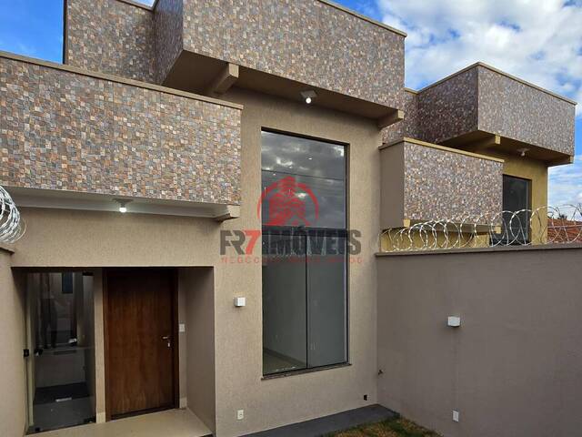 #2689 - Casa para Venda em Goiânia - GO - 1