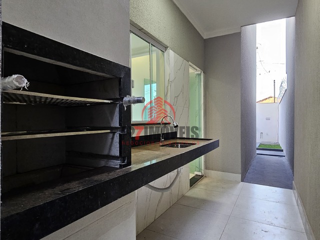 #2703 - Casa para Venda em Goiânia - GO - 2