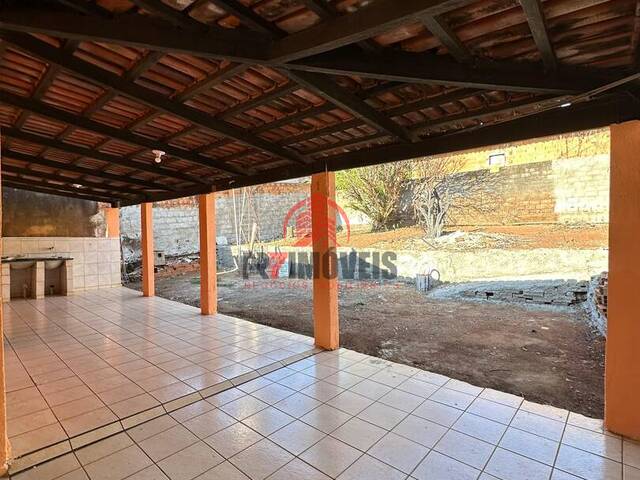 #2736 - Casa para Venda em Goiânia - GO - 2