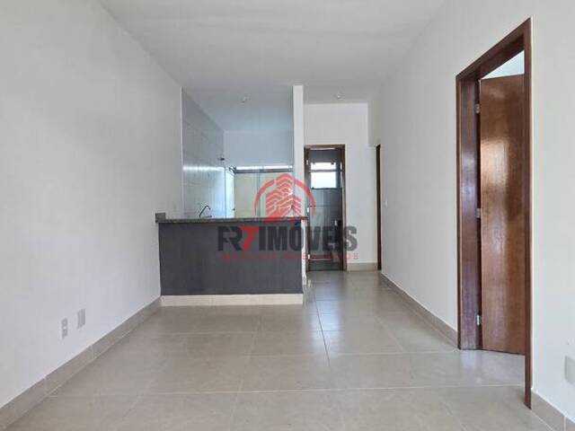 #2814 - Casa em condomínio para Venda em Goiânia - GO - 2