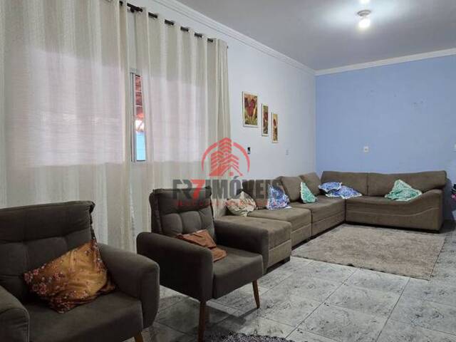 #2863 - Casa para Venda em Goiânia - GO - 3