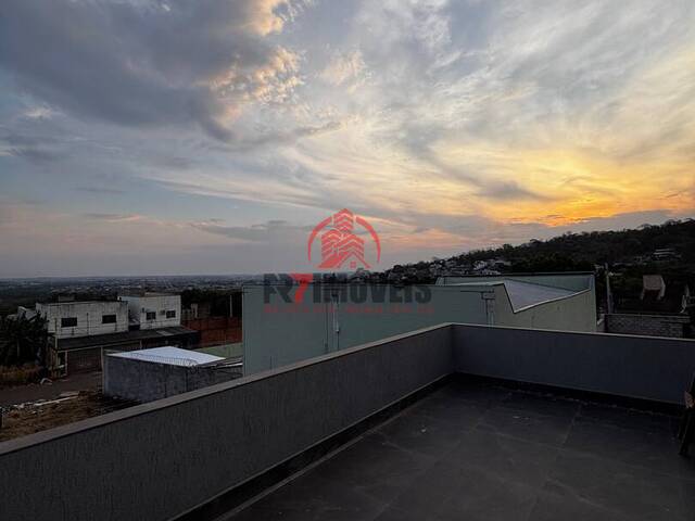 #2873 - Sobrado para Venda em Goiânia - GO - 2