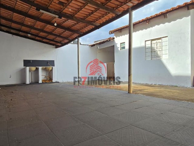 #2899 - Casa para Venda em Goiânia - GO - 2
