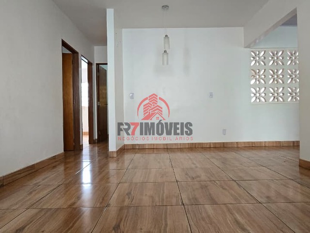 #2899 - Casa para Venda em Goiânia - GO - 3