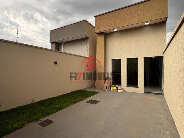 #2903 - Casa para Venda em Goiânia - GO - 1