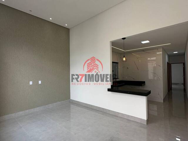 #2912 - Casa para Venda em Goiânia - GO - 3