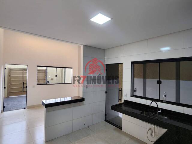 #2918 - Casa para Venda em Goiânia - GO - 2