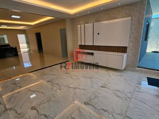 #2921 - Casa para Venda em Goiânia - GO - 3