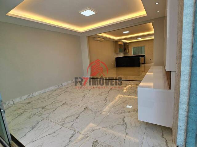 #2921 - Casa para Venda em Goiânia - GO - 2