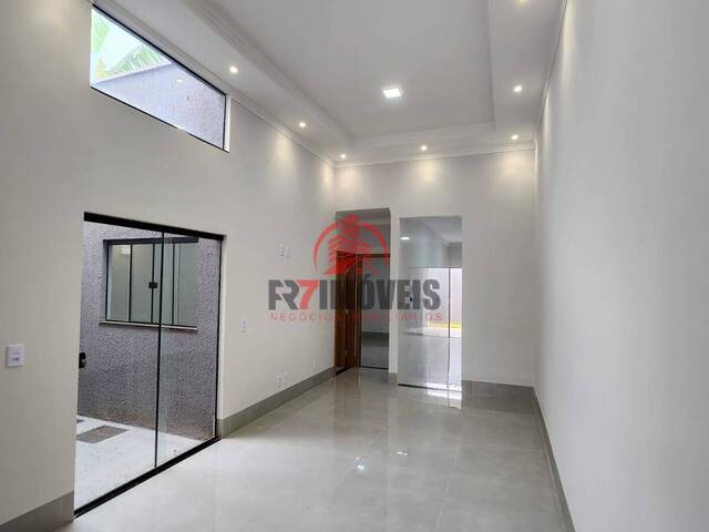 #2922 - Casa para Venda em Goiânia - GO - 2