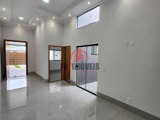 #2922 - Casa para Venda em Goiânia - GO - 3