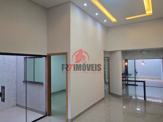 #2923 - Casa para Venda em Goiânia - GO - 2