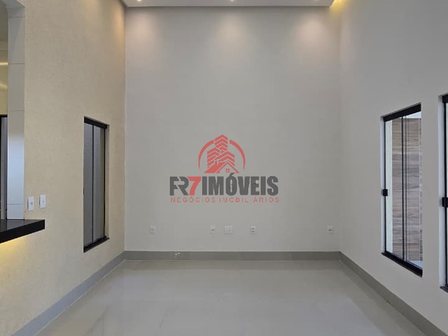 #2926 - Casa para Venda em Goiânia - GO - 3