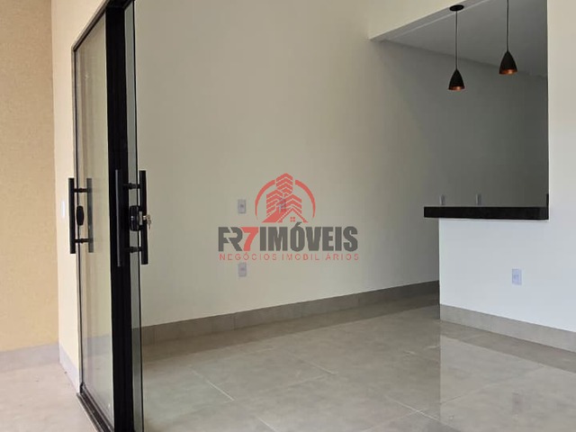 #2931 - Casa para Venda em Goiânia - GO - 3