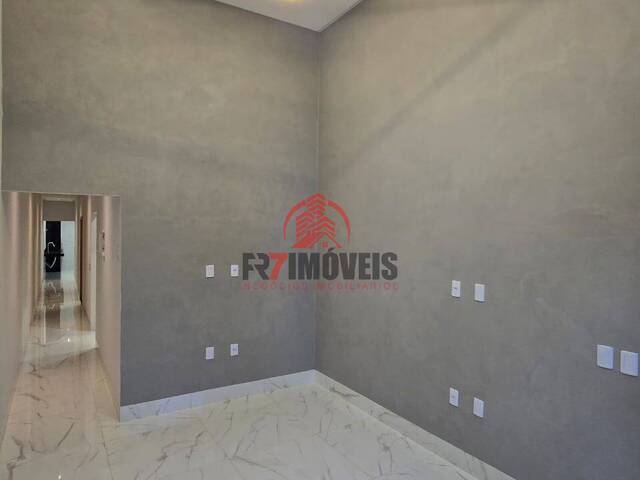 #2936 - Casa para Venda em Goiânia - GO - 3